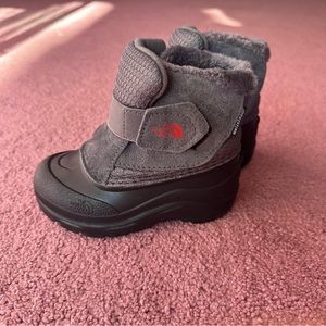 The north face alpenglow II winter toddler boots